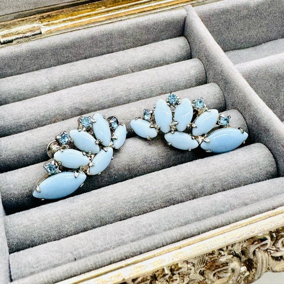 Blue Deco Signed Rhinestone Vintage Earrings - Picture 3 of 17